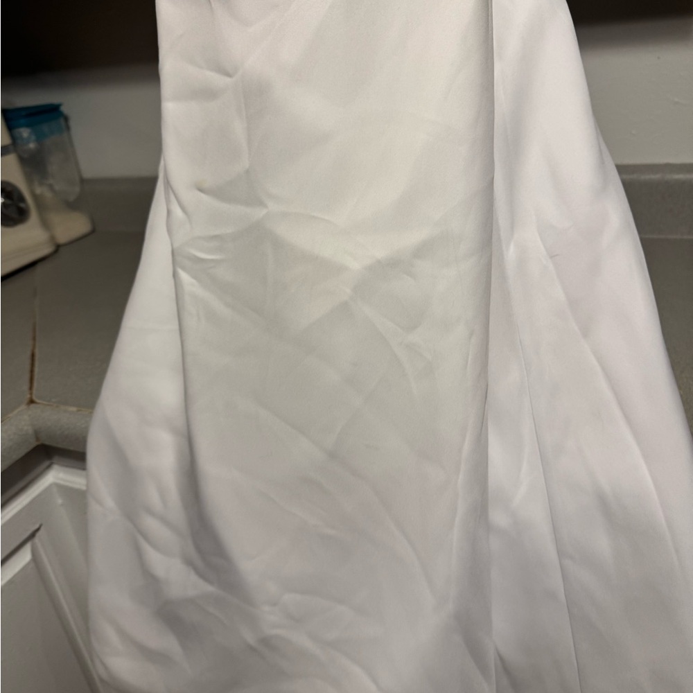 David's Bridal White ruched Strapless Beaded Wedding Dress size 10 - Picture 4 of 11